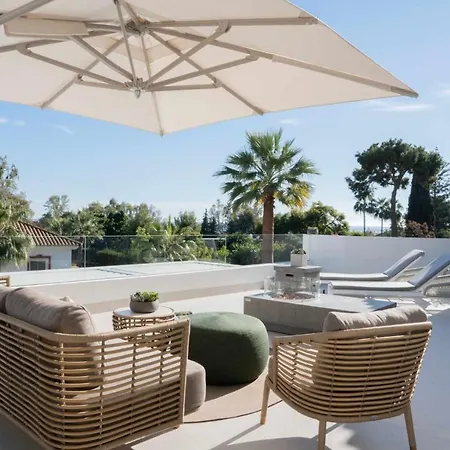 Villa Independiente Con Piscina Y Jardin