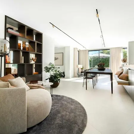 Villa Independiente Con Piscina Y Jardin Marbella