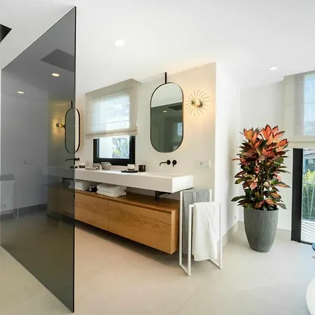 Independiente Con Piscina Y Jardin Villa