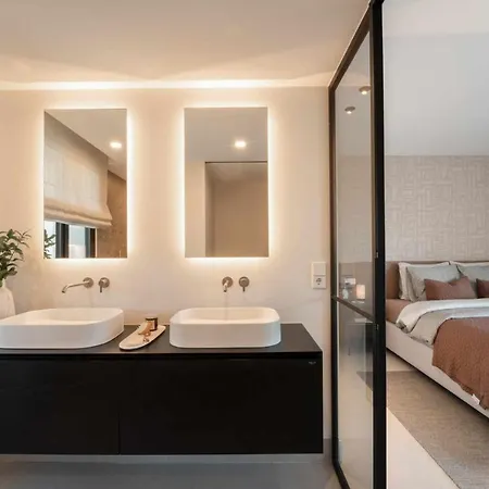 Villa Independiente Con Piscina Y Jardin *