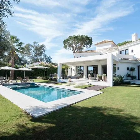 Independiente Con Piscina Y Jardin Marbella